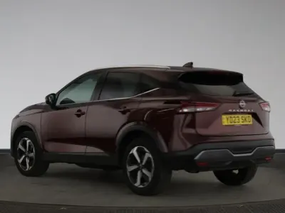 Used Nissan Qashqai N-Connecta 140 HP (102 kW) 2023 Red SUV