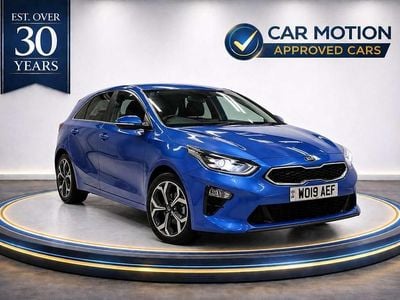 Usado Kia Ceed 138 HP (101 kW) 2019 Azul Citadino