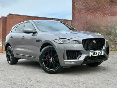 Second-hand Jaguar F-Pace Chequered Flag 250 CP (183 kW) 2019 Gri SUV