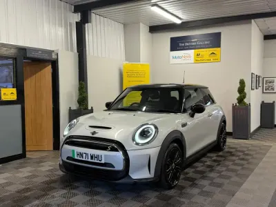 Używany Mini Cooper SE Hatch 135 kW (184 KM) 2021 Srebrny Hatchback