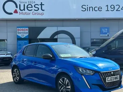 Second-hand Peugeot 208 Allure+ 102 CP (75 kW) 2023 Albastru Hatchback