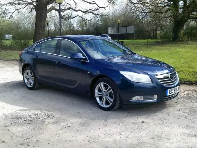 Begagnad Vauxhall Insignia 140 HK (102 kW) 2013 Blå Halvkombi