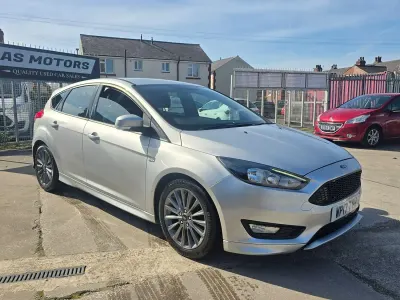 Second-hand Ford Focus ST-Line 125 CP (91 kW) 2017 Argintiu Hatchback