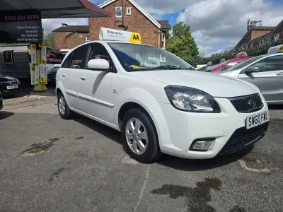 Used Kia Rio 95 HP (69 kW) 2011 White Hatchback