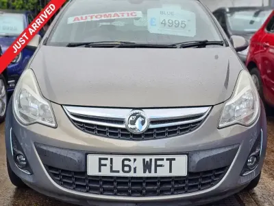 Usado Vauxhall Corsa 100 HP (73 kW) 2011 Castanho Citadino