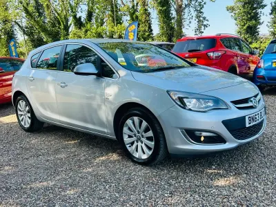 Begagnad Vauxhall Astra Elite 165 HK (121 kW) 2013 Silver Halvkombi