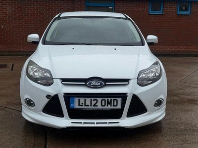 Used Ford Focus Zetec 2012 White Hatchback