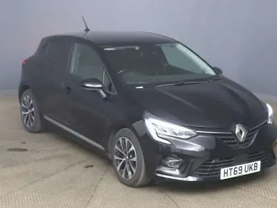Used Renault Clio Iconic 86 HP (63 kW) 2020 Black Hatchback