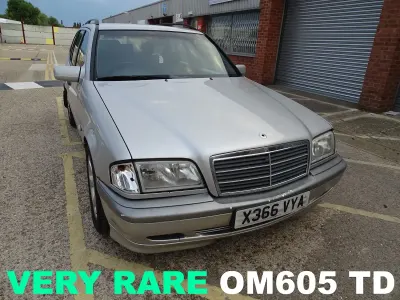 Used Mercedes C250 Classic 2000 Silver Estate