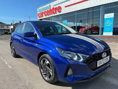Używany Hyundai i20 SE 100 KM (73 kW) 2022 Niebieski Hatchback