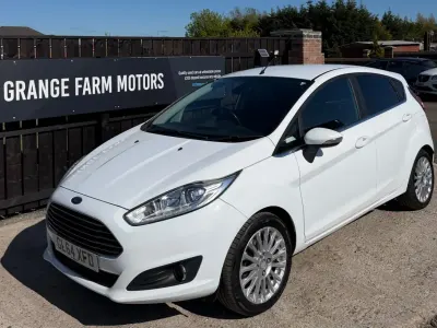 Usado Ford Fiesta Titanium 100 HP (73 kW) 2014 Branco Citadino