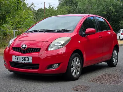 Used Toyota Yaris 69 HP (50 kW) 2011 Red Hatchback