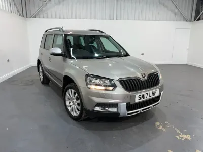 Used Skoda Yeti Business Line 110 HP (80 kW) 2017 Beige SUV