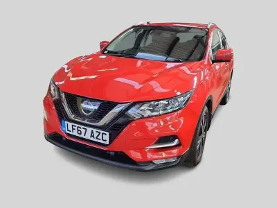 Used Nissan Qashqai N-Connecta 113 HP (83 kW) 2017 Bright red SUV