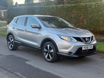 Silver Used 2016 Nissan Qashqai N-Connecta SUV | £8,995 (Fair price)