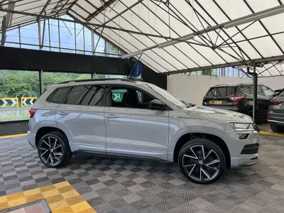 Used Skoda Karoq SportLine 150 HP (110 kW) 2022 Grey SUV