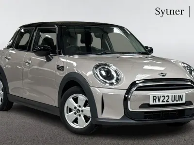 Używany Mini Cooper Classic 134 KM (98 kW) 2022 Szary Hatchback