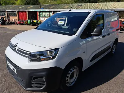 Used Citroën Berlingo 100 HP (73 kW) 2023 White MPV