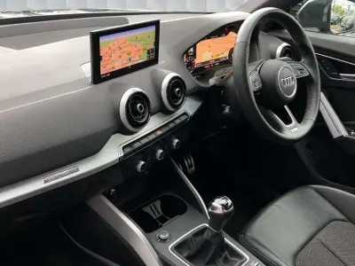 Begagnad Audi Q2 S-Line 150 HK (110 kW) 2022 Grå SUV