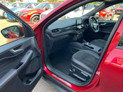 Used Ford Kuga ST-Line X 222 HP (163 kW) 2022 Red SUV