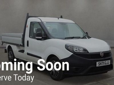 Begagnad Fiat Doblò S 105 HK (77 kW) 2021 Vit Minibuss