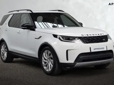 New Land Rover Discovery 5 S 2026 Fuji white SUV