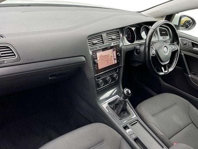 Used VW Golf VII Match 113 HP (83 kW) 2019 White Hatchback