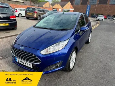 Używany Ford Fiesta Titanium 120 KM (88 kW) 2016 Niebieski Hatchback