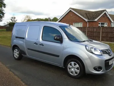 Used Nissan NV250 Tekna 95 HP (69 kW) 2021 Silver Van