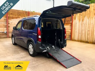Used Peugeot Rifter Allure 131 HP (96 kW) 2019 Blue MPV