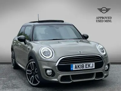 Usado Mini Cooper Hatch 134 HP (98 kW) 2018 Cinzento Citadino