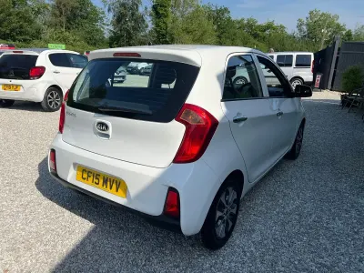 Used Kia Picanto 84 HP (61 kW) 2015 White Hatchback