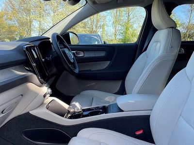 Used Volvo XC40 Plus 161 HP (118 kW) 2023 Silver SUV