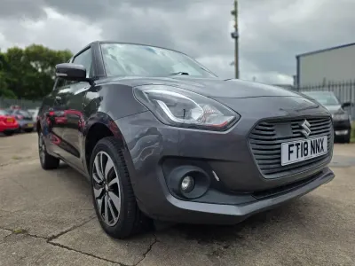 Usado Suzuki Swift SZ5 90 HP (66 kW) 2018 Cinzento Citadino