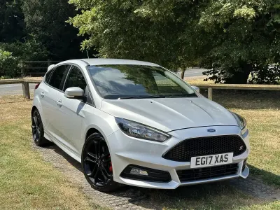 Used Ford Focus ST 185 HP (136 kW) 2017 Silver Hatchback
