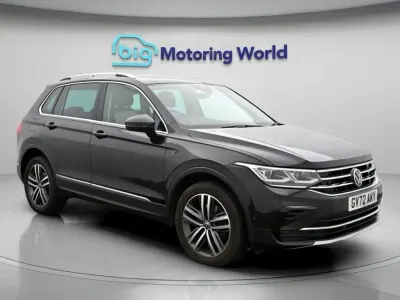 Używany VW Tiguan Elegance 245 KM (180 kW) 2022 Czarny SUV
