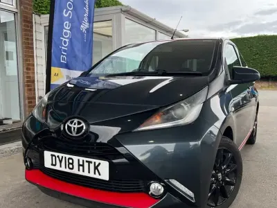 Used Toyota Aygo x-press 68 HP (50 kW) 2018 Grey Hatchback