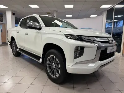 Used Mitsubishi L200 150 HP (110 kW) 2020 White Pickup