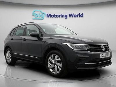 Używany VW Tiguan S 148 KM (108 kW) 2021 Szary SUV