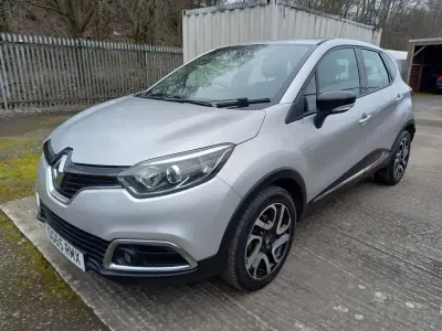 Used Renault Captur Dynamique 90 HP (66 kW) 2015 Silver SUV