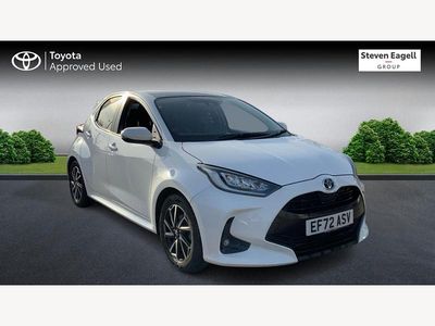 Used Toyota Yaris Hybrid Design 116 HP (85 kW) 2022 White Hatchback