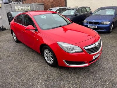 Used Vauxhall Insignia Design Edition 140 HP (102 kW) 2015 Red Hatchback