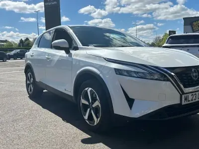 Używany Nissan Qashqai N-Connecta 190 KM (139 kW) 2023 Biały SUV