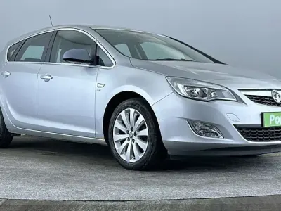 Used Vauxhall Astra 116 HP (85 kW) 2011 Silver Hatchback