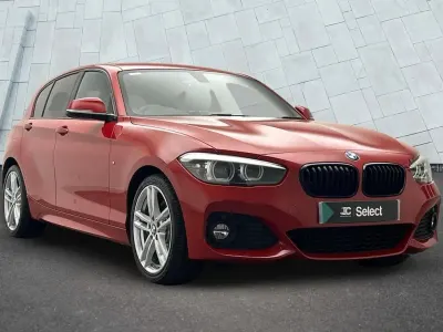 Used BMW 120 Efficient Dynamics 180 HP (132 kW) 2019 Red Hatchback