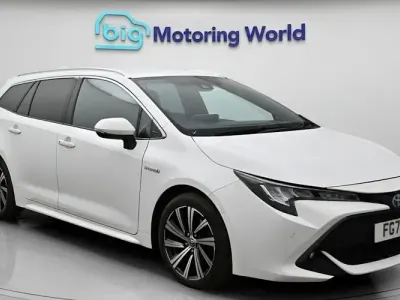 Usado Toyota Corolla Design 184 HP (135 kW) 2021 Branco Carrinha