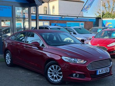 Used Ford Mondeo Zetec 180 HP (132 kW) 2015 Red Hatchback