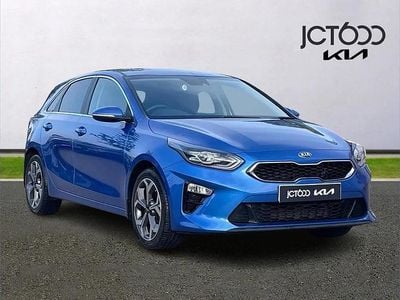 Usado Kia Ceed 138 HP (101 kW) 2019 Azul Citadino
