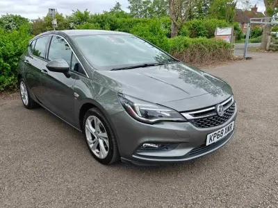Used Vauxhall Astra SRi 105 HP (77 kW) 2018 Hatchback