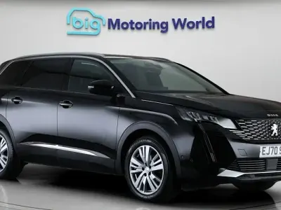 Begagnad Peugeot 5008 Allure 131 HK (96 kW) 2022 SUV
